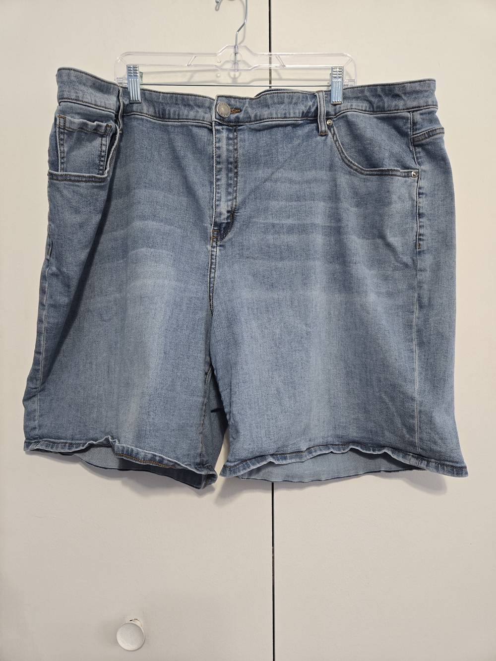 Lane Bryant Denim Shorts Women's Size 28 Plus Light Wash‎ Stretch Jean Shorts